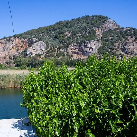 Bed and Breakfast Aktas Butik Μούγκλα